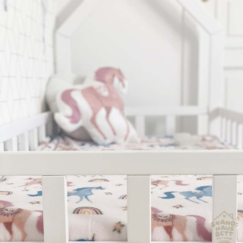 Kinderbett-Hausbett-Massivholz-weiss-1.jpg